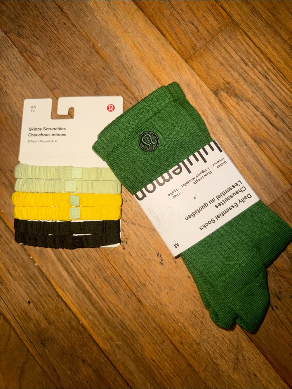 lululemon athletica Green Crew Socks w/ Mixed Color Skinny Scrunchies NWts